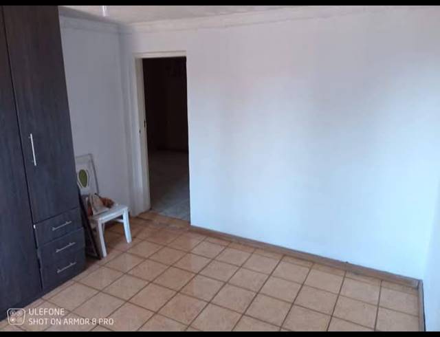 5 BEDROOM HOUSE FOR SALE IN DAWN PARK EXT